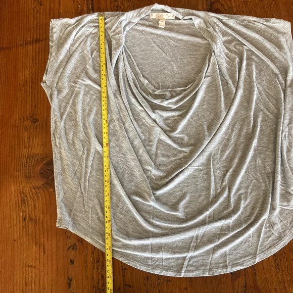 Soft Joie Grey Short Sleeve T-Shirt with Cowl Front Size Medium - Picture 7 of 9